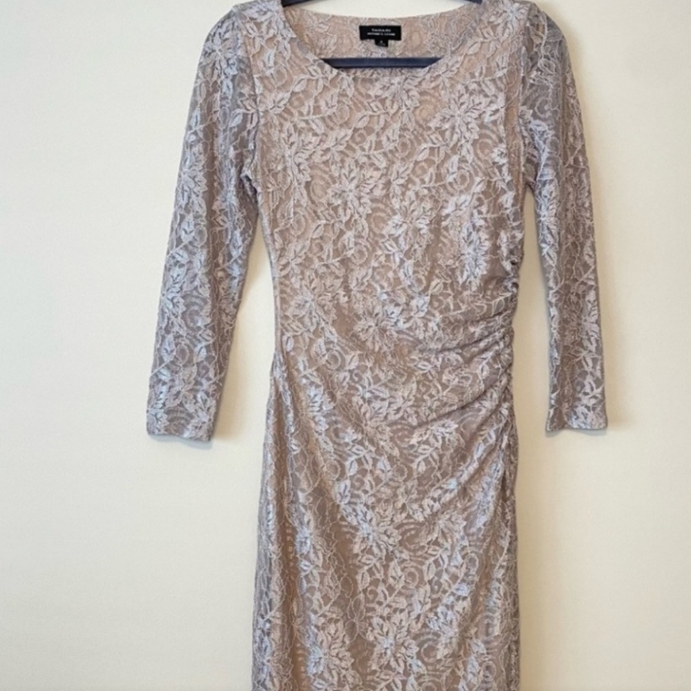 Flattering TAHARI Lace Dress Size 8. NWOT